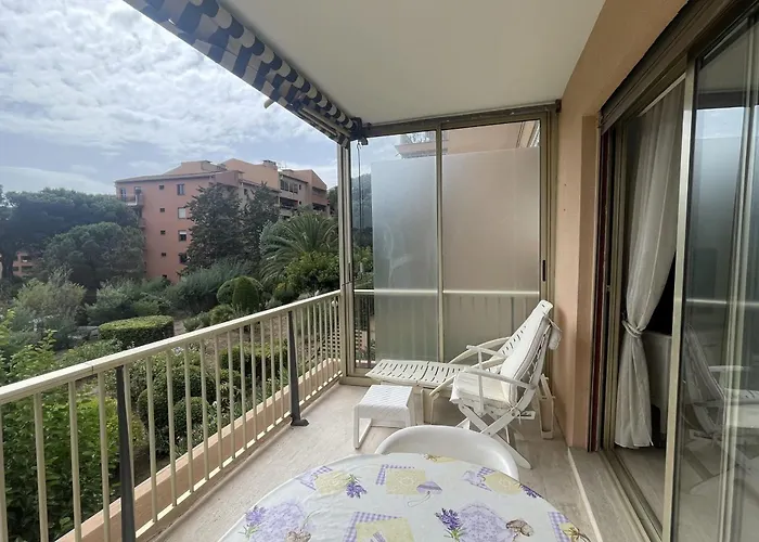 Horizon Bleu With Terrace In Sainte-Maxime